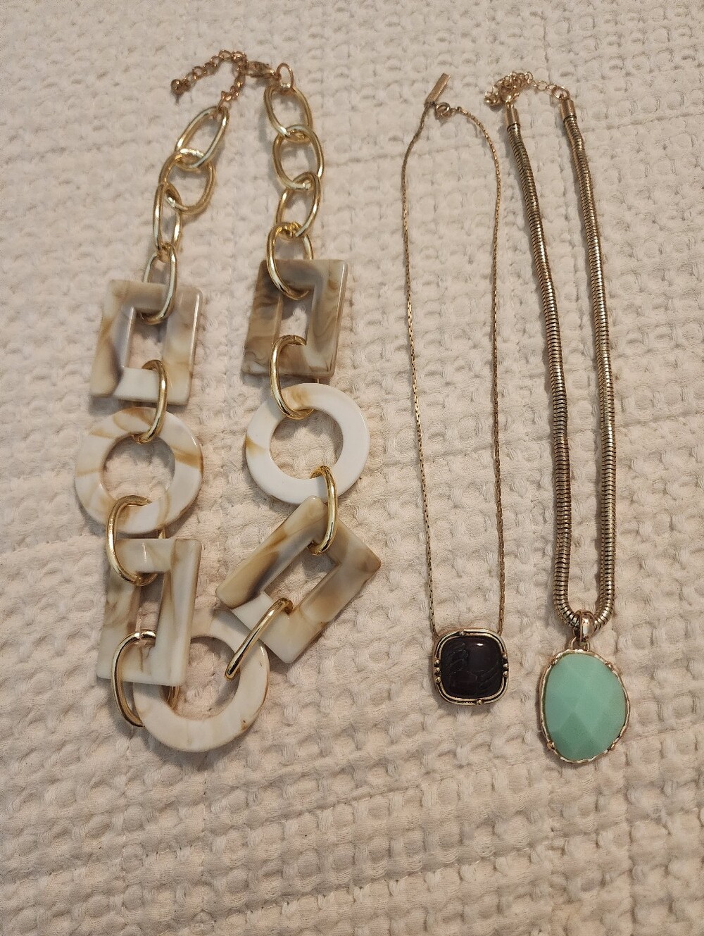 Lot Of 3 Necklaces Gold-Tone Beige Marble Link Jones NY Vintage